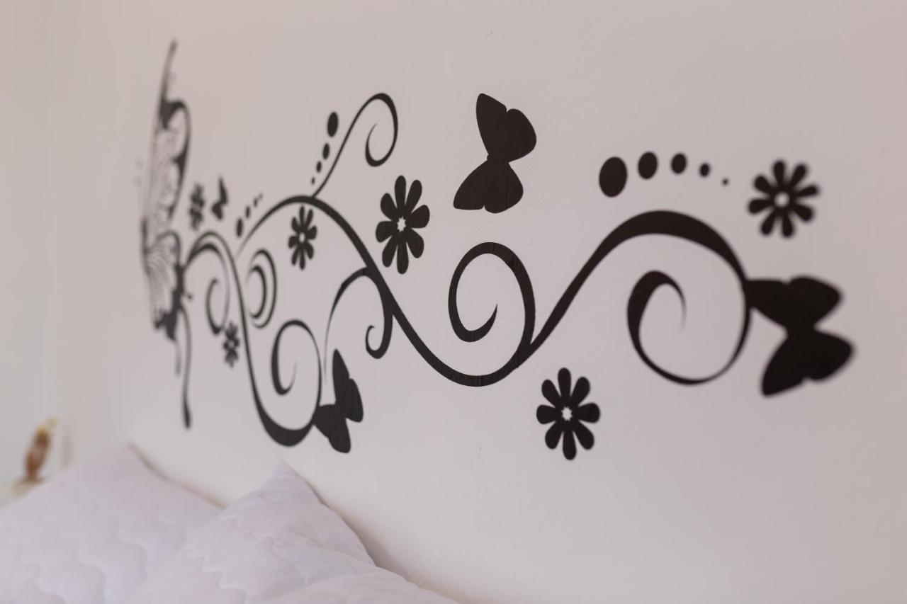 Lara - Apartment Near The Beach Връбник Екстериор снимка