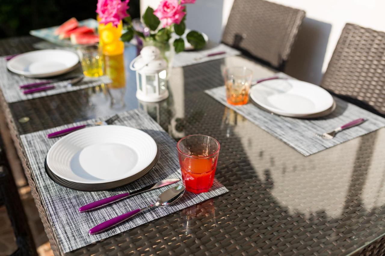 Lara - Apartment Near The Beach Връбник Екстериор снимка